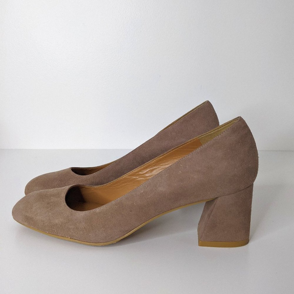 Stuart Weitzman nude suede heels size 8 M
